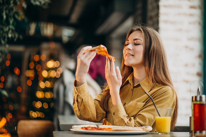 L'alimentazione alternativa attira soprattutto i giovani, il negozio è  tappa obbligata per chi vuole mangiare sano